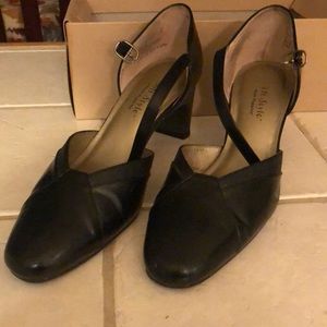 Soft Style Black Women’s 8 Shoes